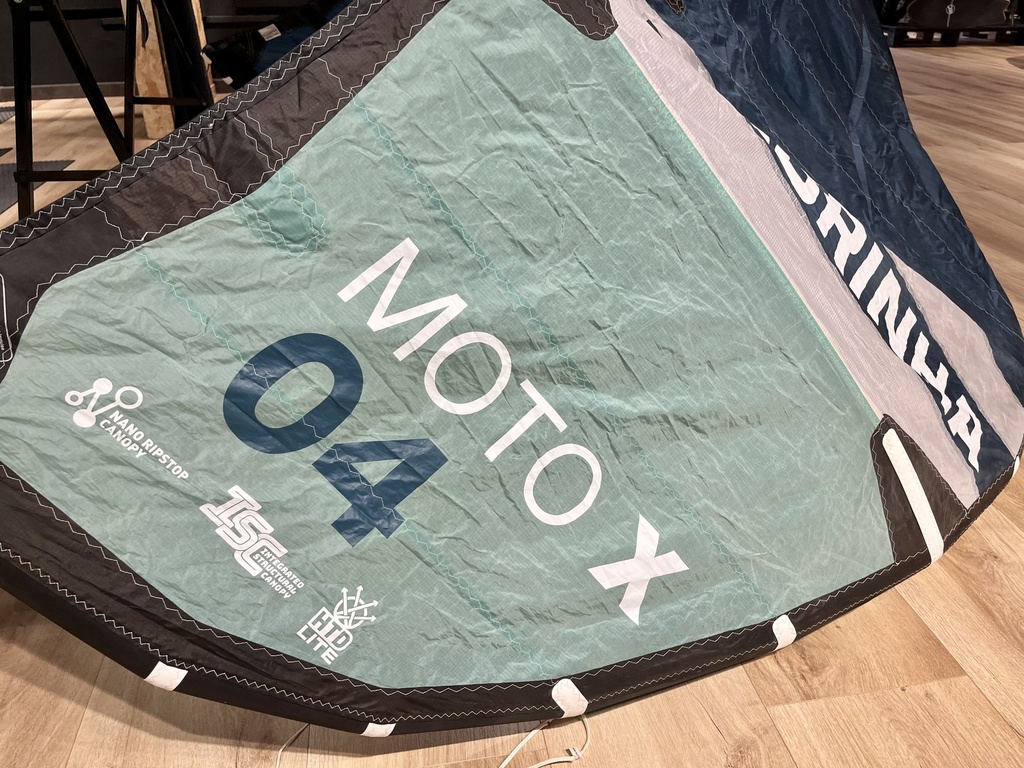 MOTO X 2024 C3 TEAL/NAVY/WHITE 4m (used) (67)
